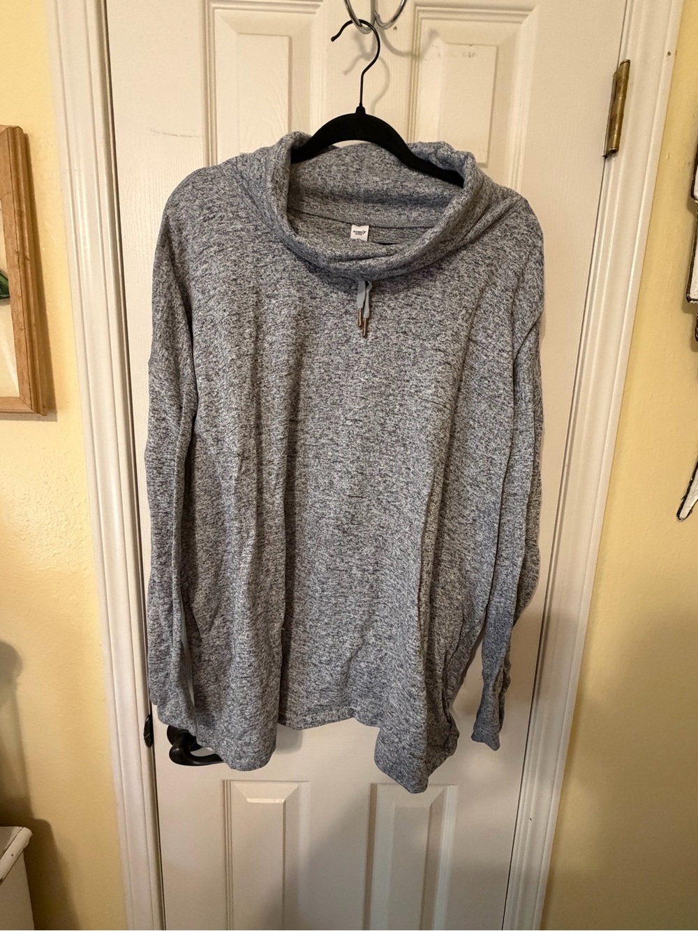 Old Navy Gray Marled Turtleneck Sweater